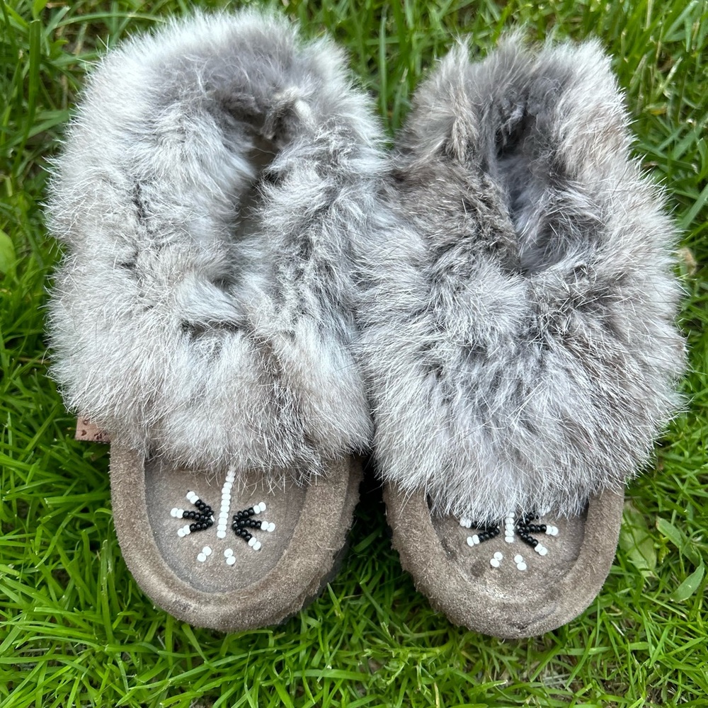 Laurentian Chief Toddler moccasins Size 7c but fit snug